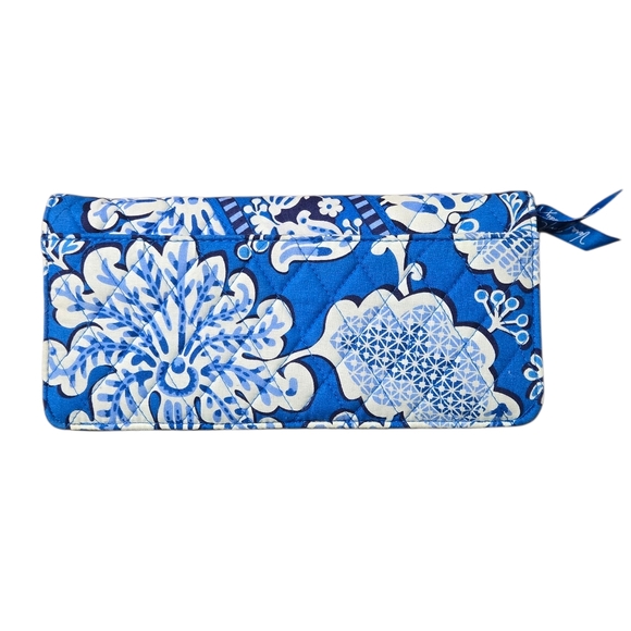 Vera Bradley Opera Style Clutch Magnetic Snap Wallet Retired Blue Lagoon Pattern - Picture 1 of 9